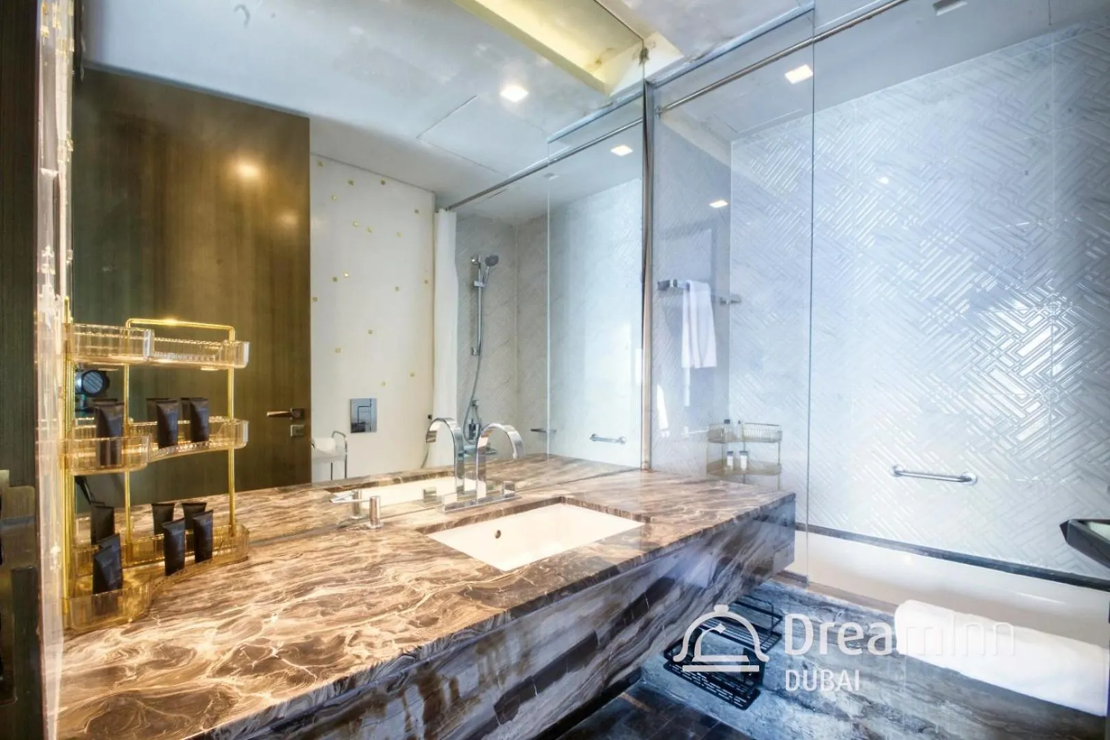 Dream Inn - Damac Heights Fendi Dubai