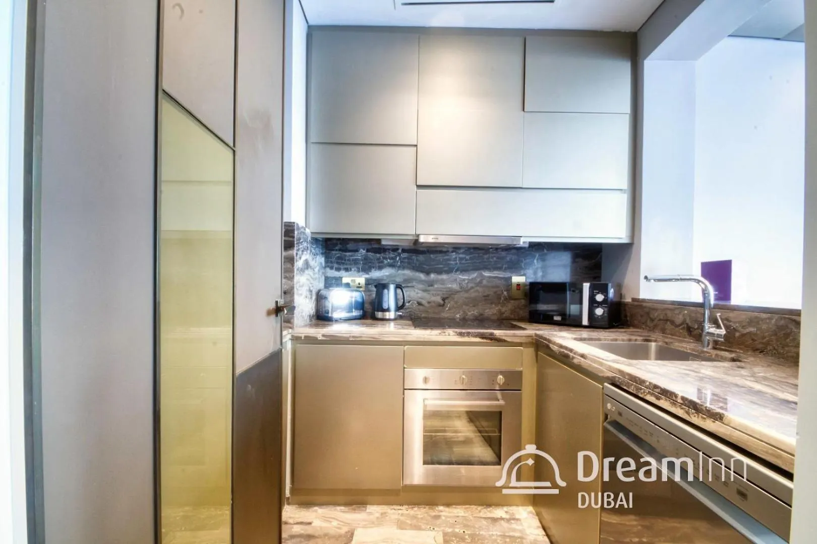 Dream Inn - Damac Heights Fendi Dubai