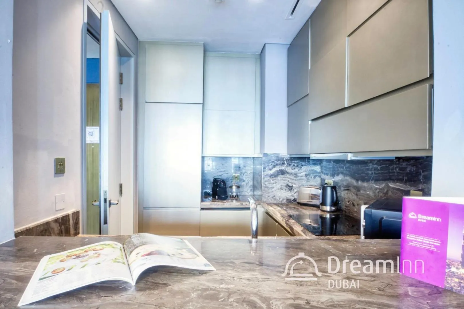 Dream Inn - Damac Heights Fendi Dubai United Arab Emirates